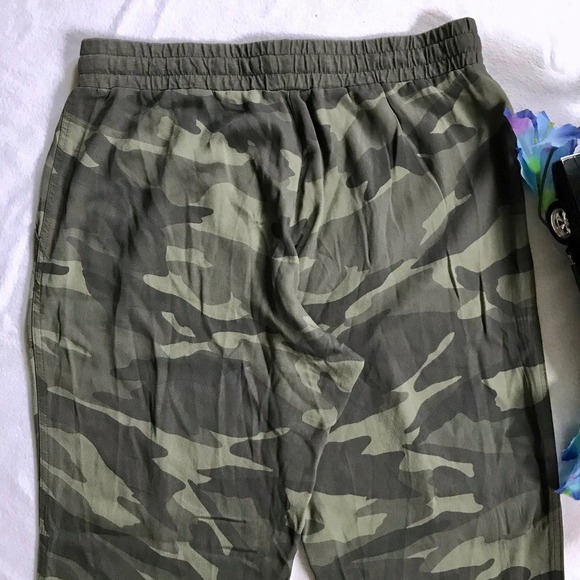 Splendid NWOT Camo Lightweight Jogger Women Various - Picture 6 of 12